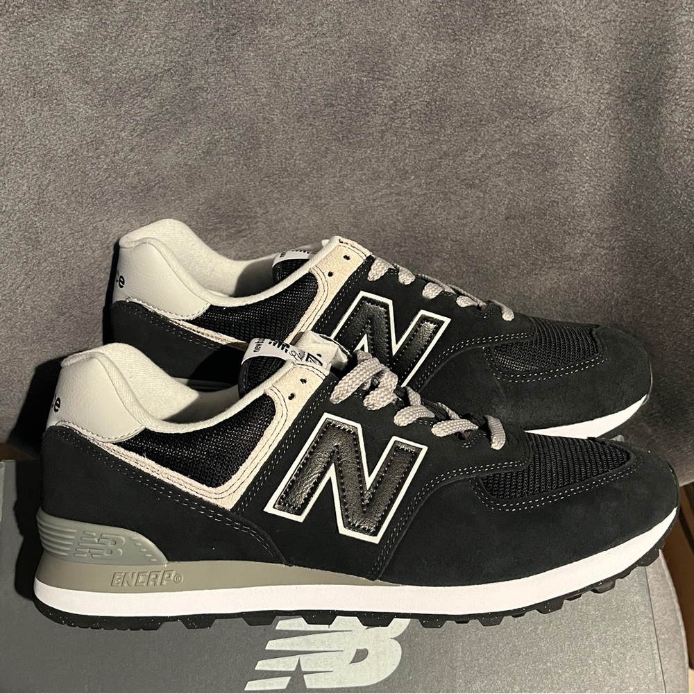 New Balance Men’s Sneakers Black Size 11 US